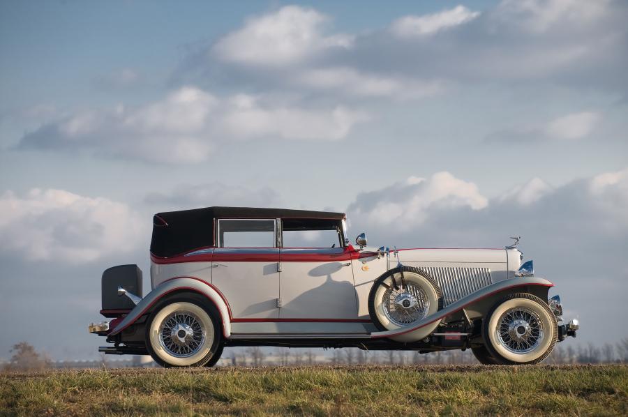  Auburn 12-161A Custom Dual Ratio Convertible Sedan 1933 года  (фото 5 из 5)